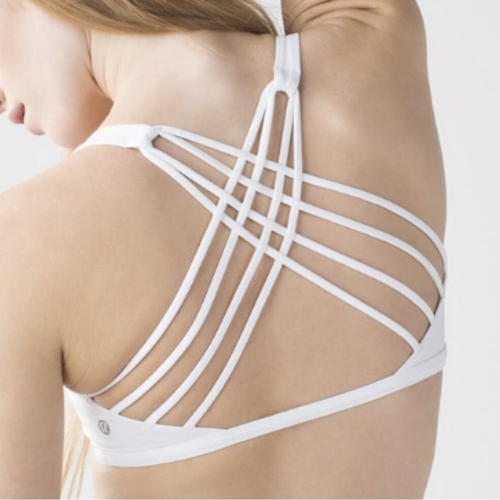 Lululemon Free To Be Bra (Wild) White Strappy Criss Cross Back Luxtreme
Size 4